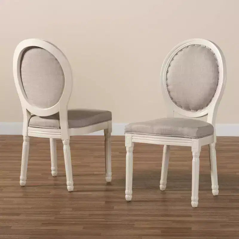 Set di 2 sedie da pranzo imbottite in tessuto | Rivetti decorativi | Struttura in legno di betulla | Grigio/Bianco