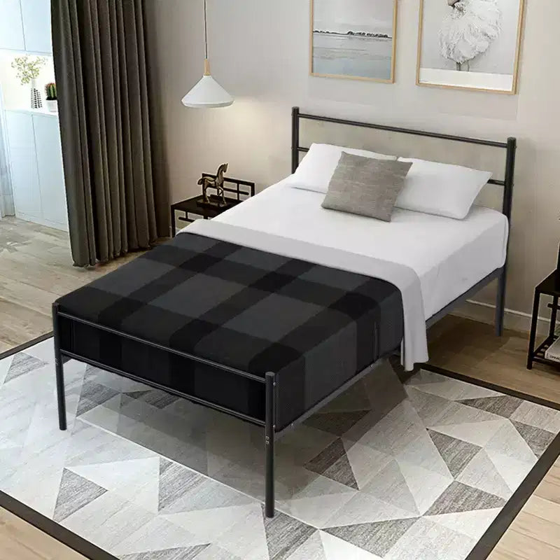 Struttura letto a piattaforma in metallo una piazza con testiera | Spazio sottostante 30 cm | Senza molle | Nero