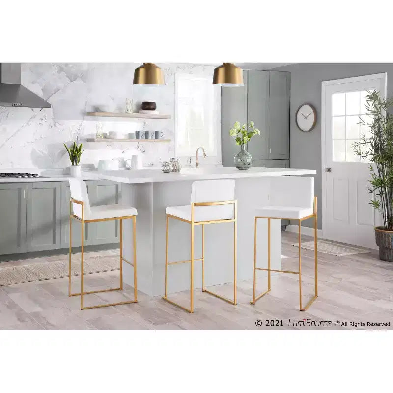 Set di 2 sgabelli da bar alti in velluto con gambe dorate | Struttura in acciaio | Altezza seduta 79 cm
